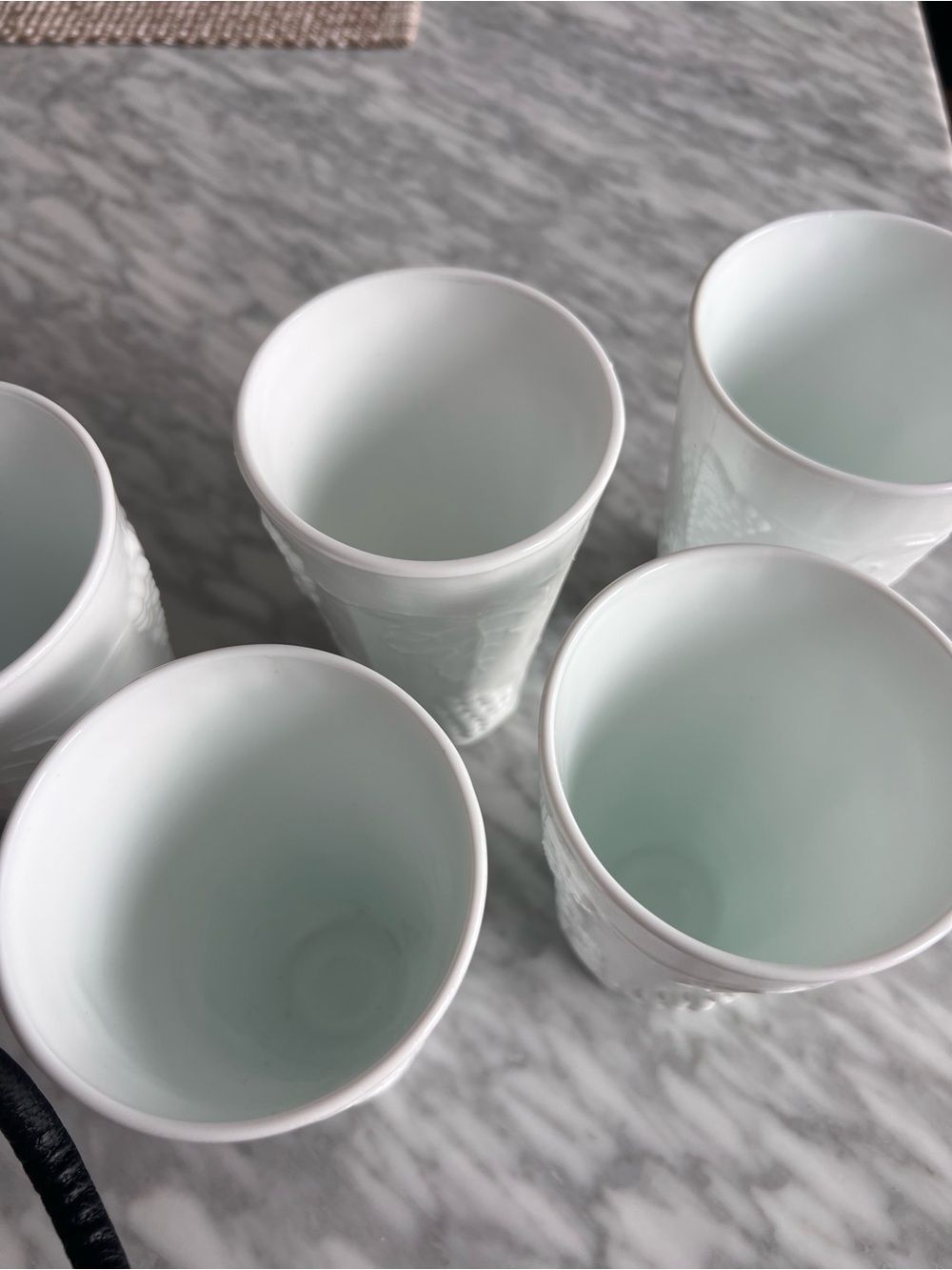 Vintage Indiana Glass White Embossed Grape Tumbler Set of 5 - Picture 2 of 4